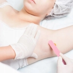 SZPATUŁKA kosmetyczna do kremów silikonowa WIELORAZOWA różowa 1 sztuka