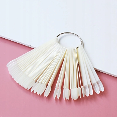 WZORNIK próbnik lakierów wachlarz mleczny ekspozytor na kole 50 sztuk